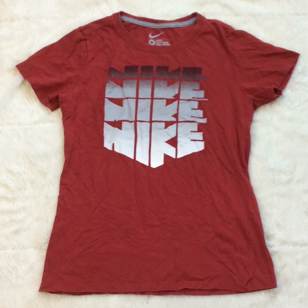 Nike top